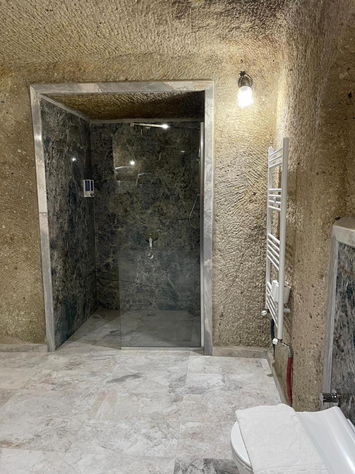Cappadocia Empire Cave Hotel Goreme Exterior photo