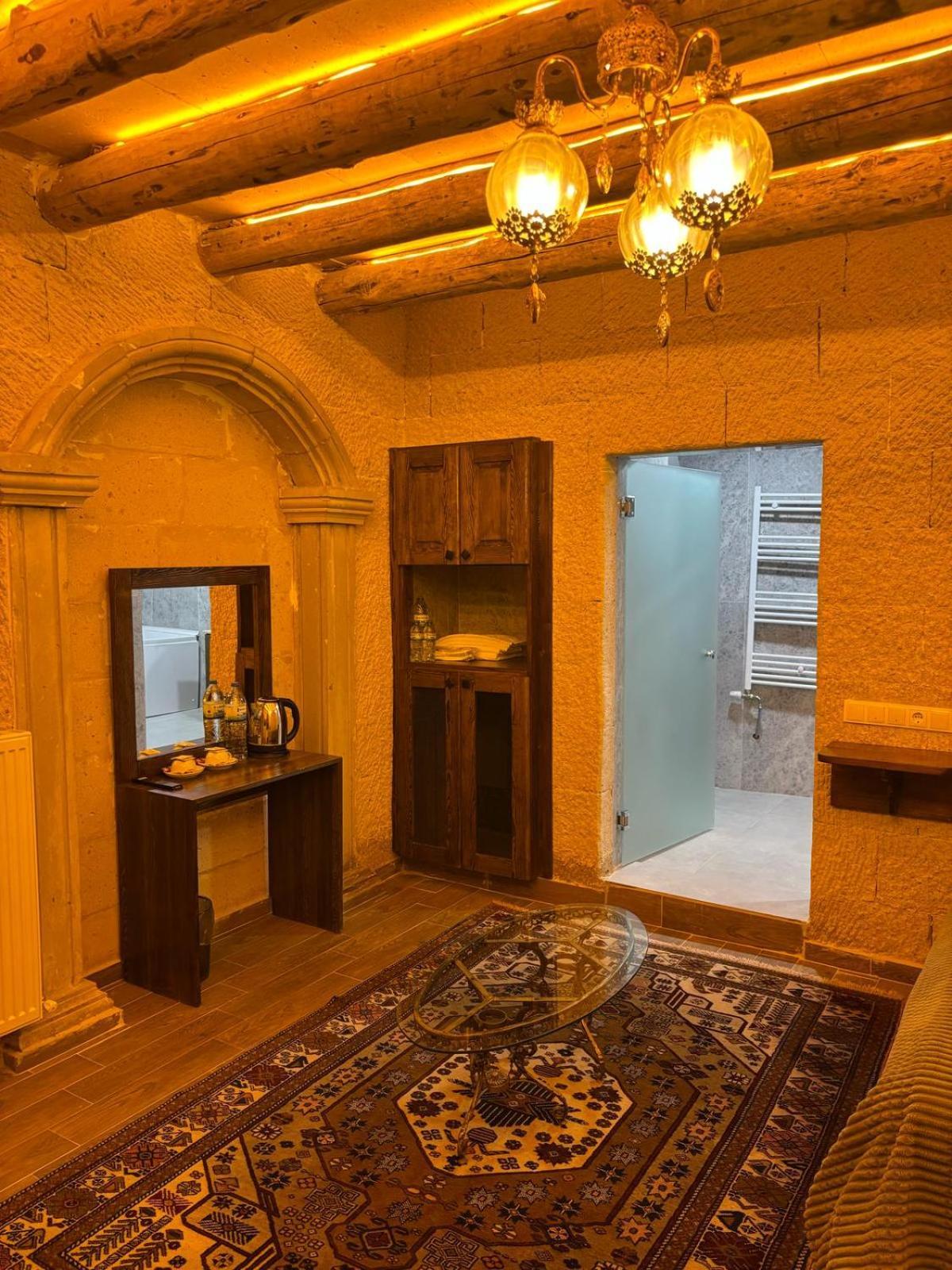 Cappadocia Empire Cave Hotel Goreme Exterior photo